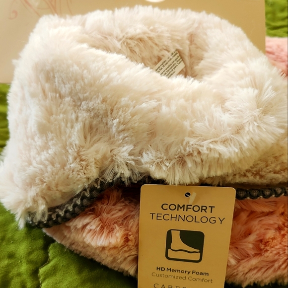 NWT Cabernet pink fuzzy slippers with extendable cuffs, size 9-10 - Picture 2 of 10